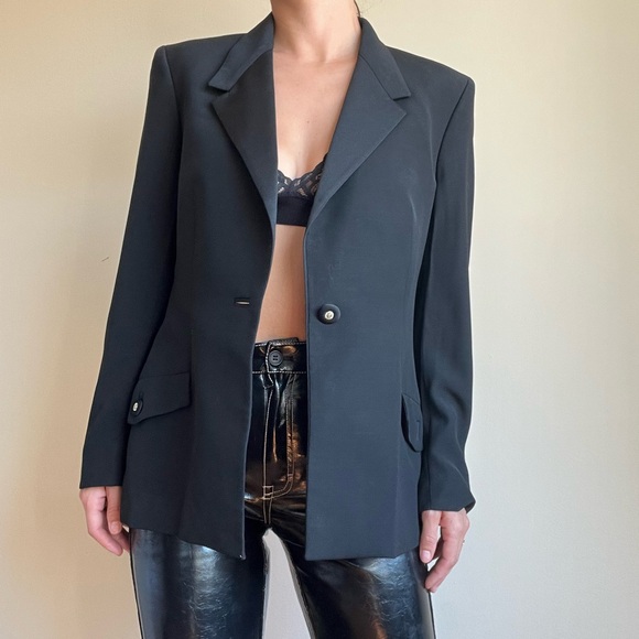 Vintage 90s Versace blazer jacket
Gianni Versace Couture - Picture 1 of 11